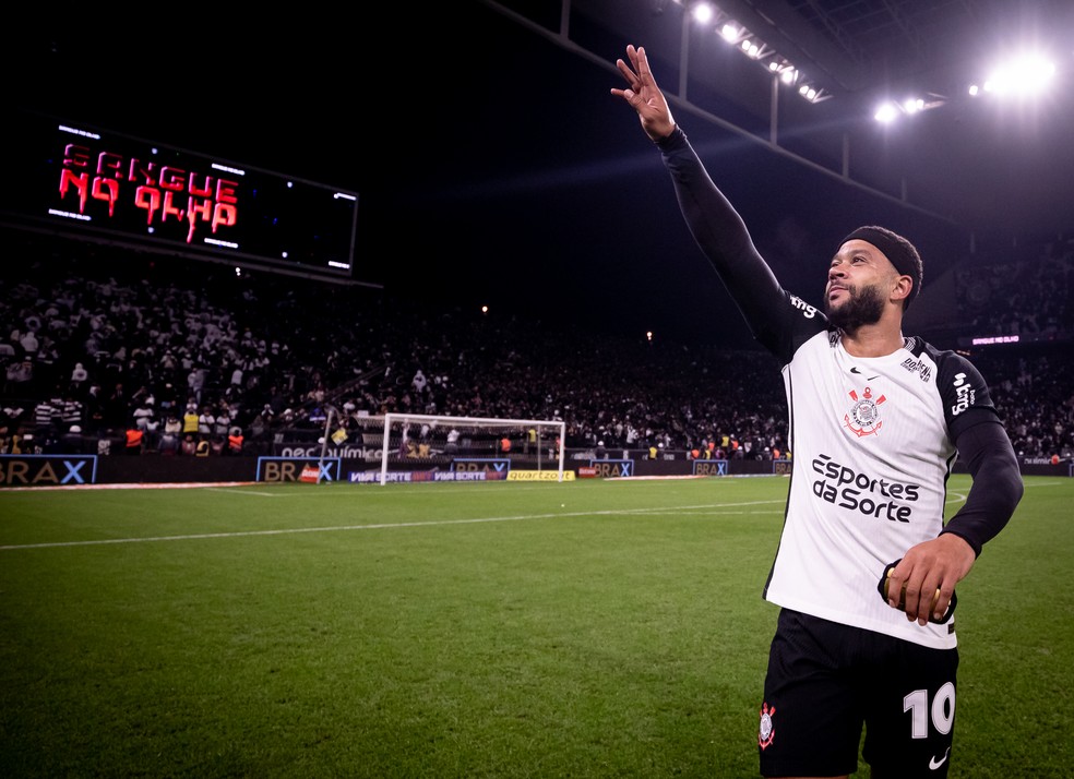Memphis comemora vitria do Corinthians contra o Palmeiras  Foto: Rodrigo Coca/Ag Corinthians