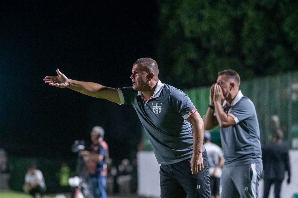 Umberto Louzer, técnico do CRB — Foto: Francisco Cedrim/ASCOM CRB