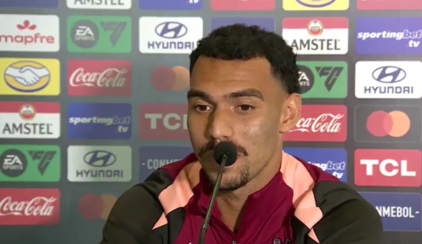 Matheuzinho defende Fernando Diniz antes de Corinthians x Estudiantes