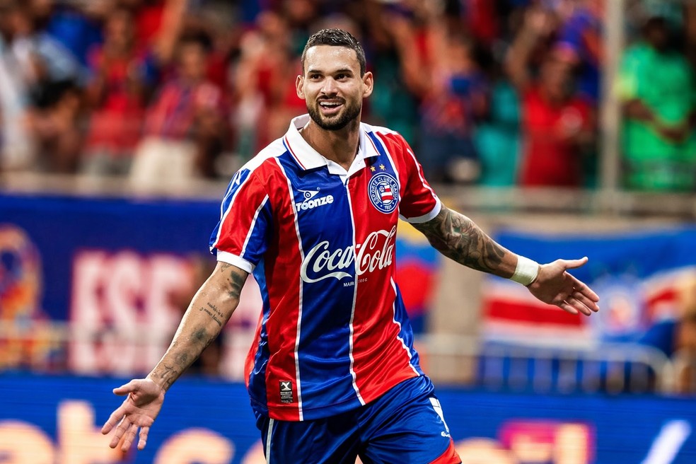 Willian José com camisa do Bahia de 1994 em modelo feito por Inteligência Artificial — Foto: Montagem, IA