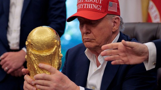 Trump atrai os holofotes no sorteio da Copa do Mundo de 2026