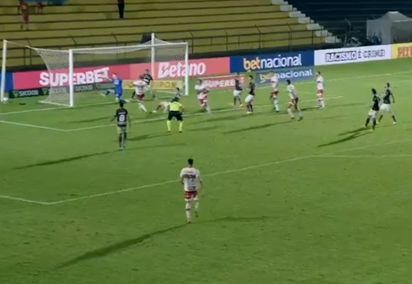 Que pecado! CRB perde três grandes oportunidades no fim do jogo contra ...