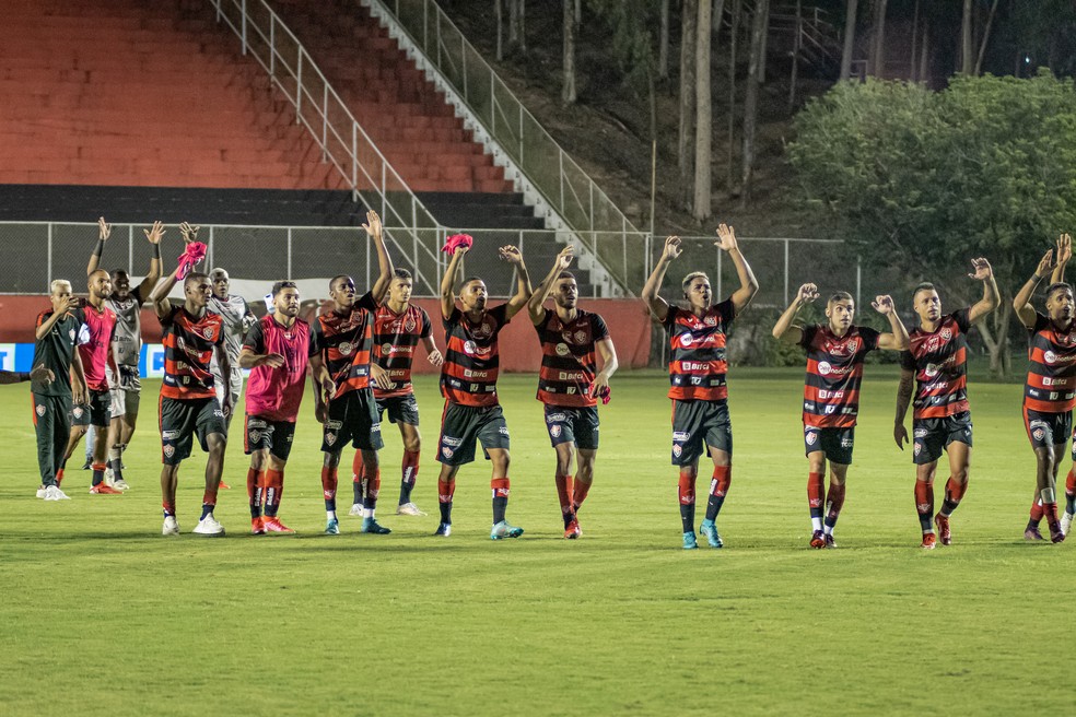 Vitória e Sporting ao vivo na tv 9 dezembro 2023  vitória, DIVERTISSEMENTS