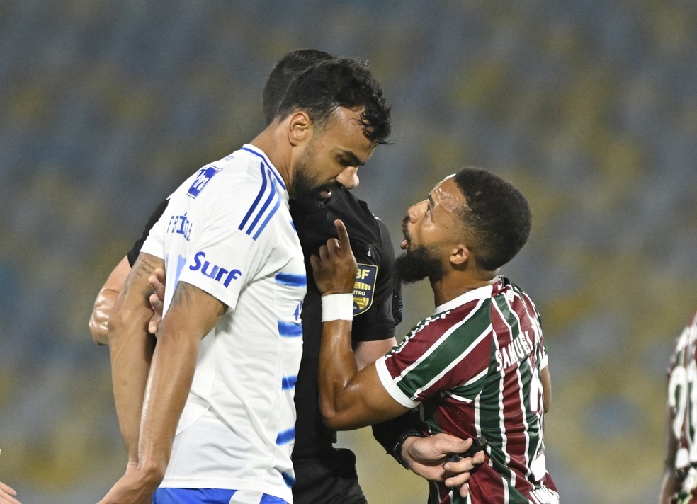 Fabrício Bruno e Samuel Xavier - Fluminense x Cruzeiro - Brasileirão — Foto: André Durão