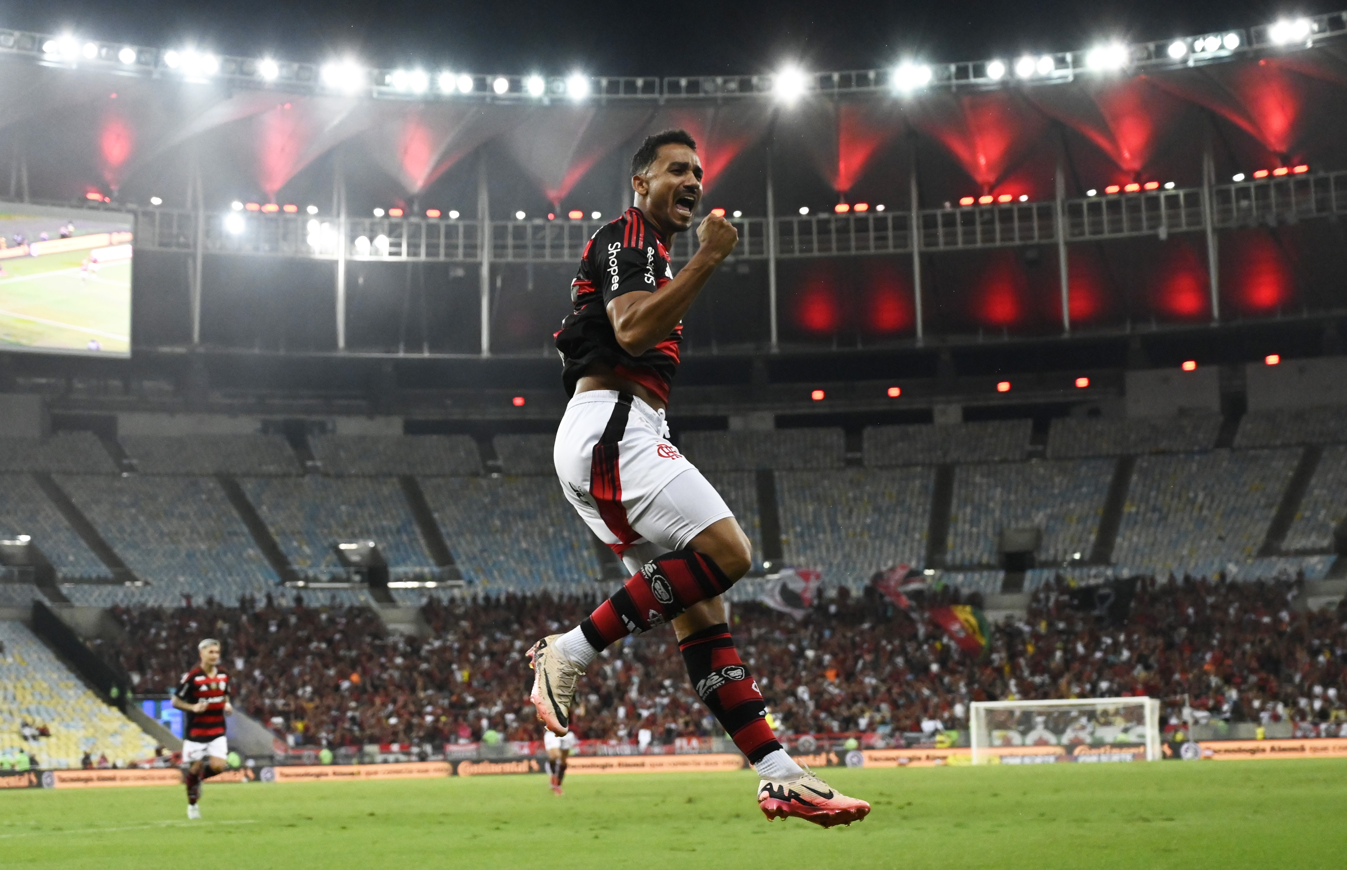 Danilo, do Flamengo, elogia Ancelotti e critica momento vergonhoso do futebol brasileiro