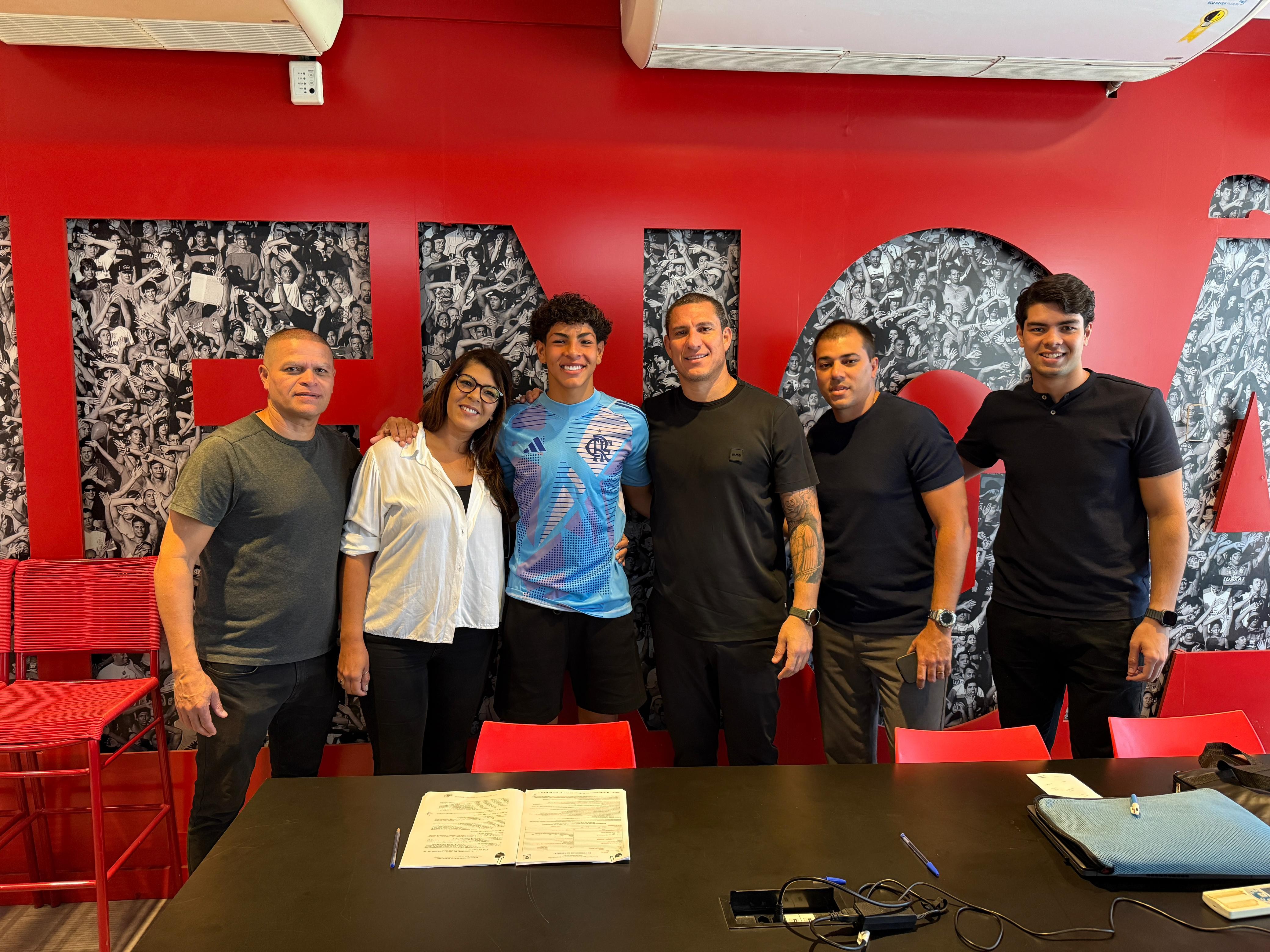 MULTA MILIONÁRIA! Flamengo garante promessa até 2028