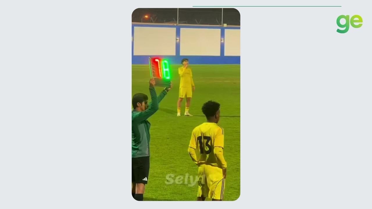 Filho de CR7 discute com rival e leva cartão em clássico na base do Al-Nassr; veja