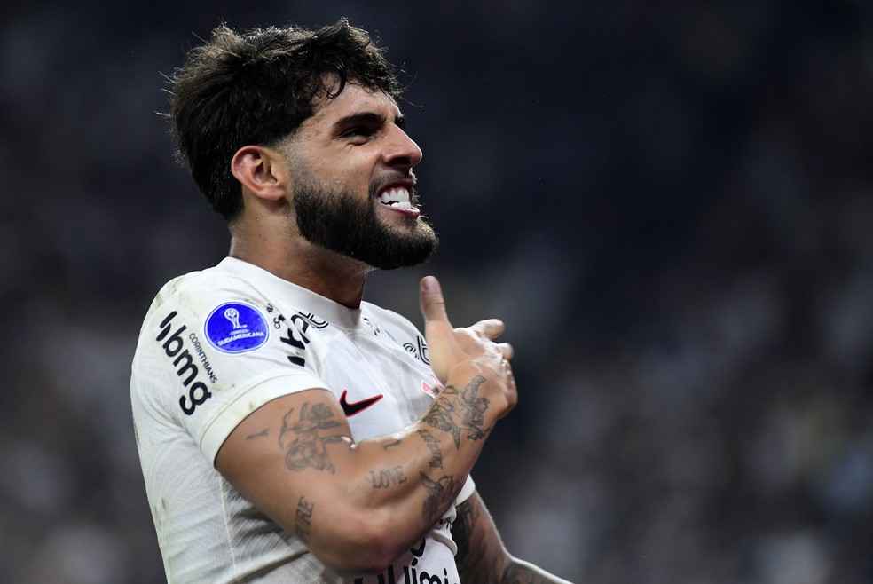 Yuri Alberto comemora gol marcado pelo Corinthians contra o Fortaleza — Foto: Marcos Ribolli