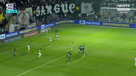 Árbitro atrapalha finalização da Ponte contra o Santos e revolta meia; veja o vídeo do lance  - Programa: Tempo Real 