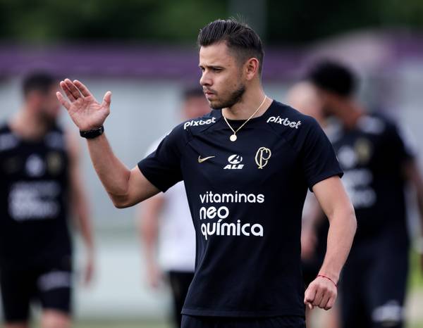Escalação: Corinthians encerra preparação para enfrentar o Santos; veja time provável