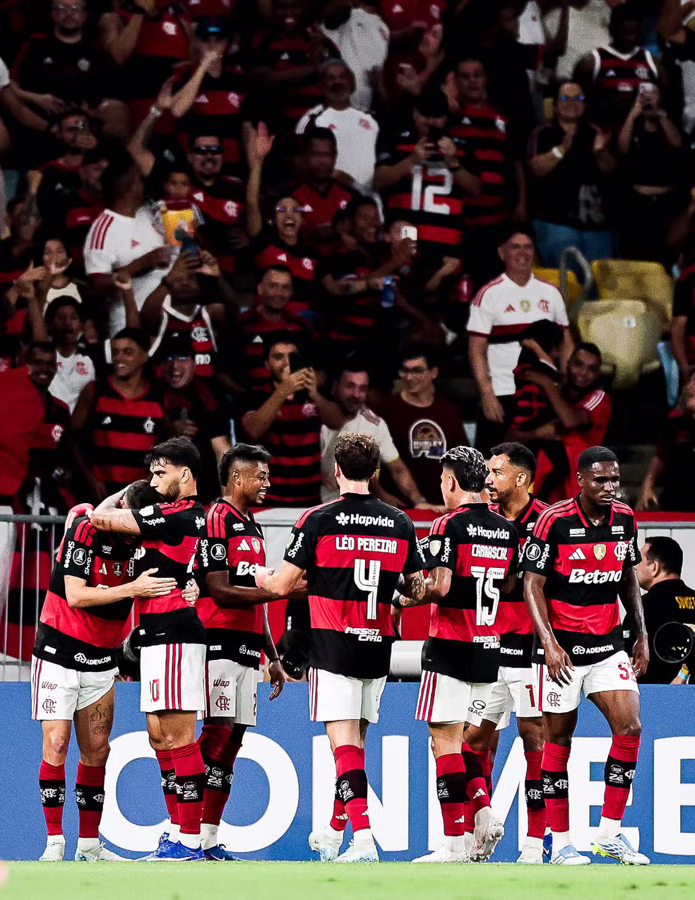 Jogadores do Flamengo comemoram gol contra o Independiente Medell�n � Foto: Gilvan de Souza/Flamengo