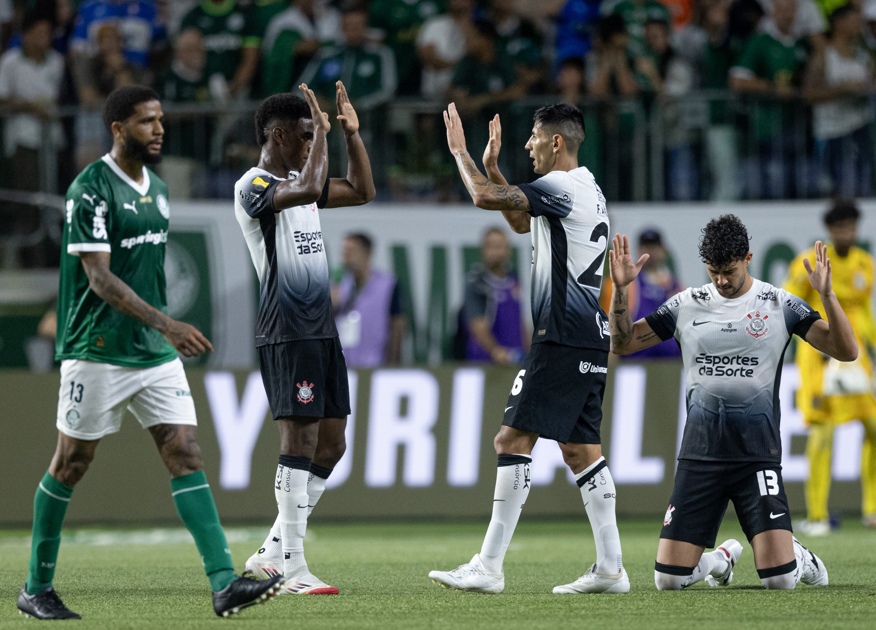 Defesa do Corinthians em alta com dupla titular consolidada na final do Paulistão
