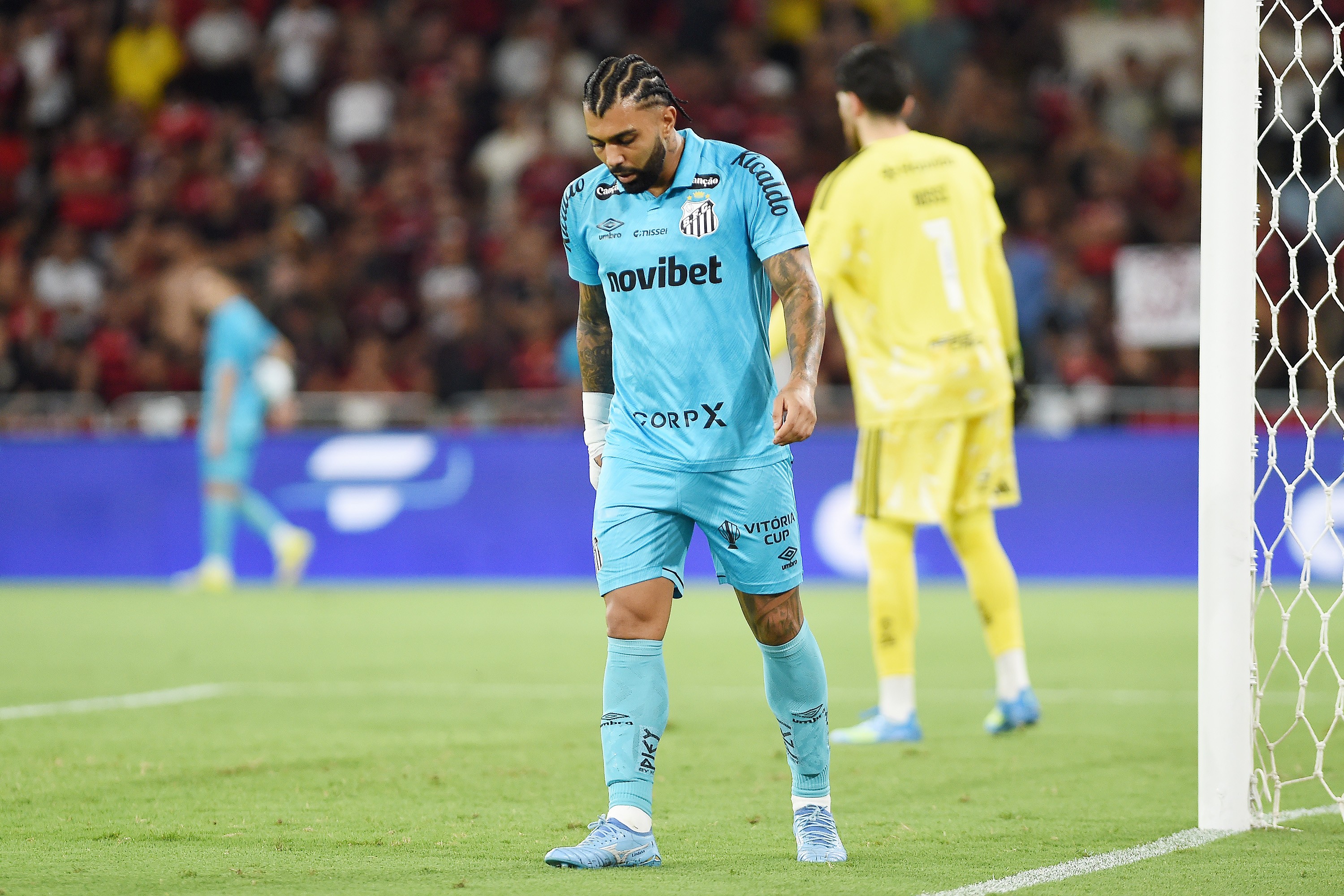 Torcida do Flamengo Apresenta Protesto Contra Gabigol em Jogo no Maracanã