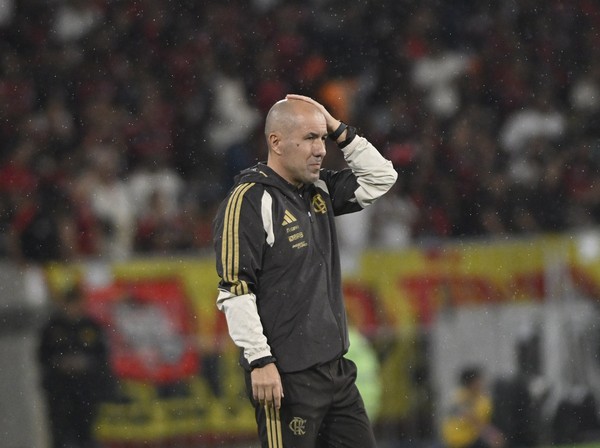 Leonardo Jardim revela forte cobranças a jogadores e admite desconhecer rivais da Libertadores!