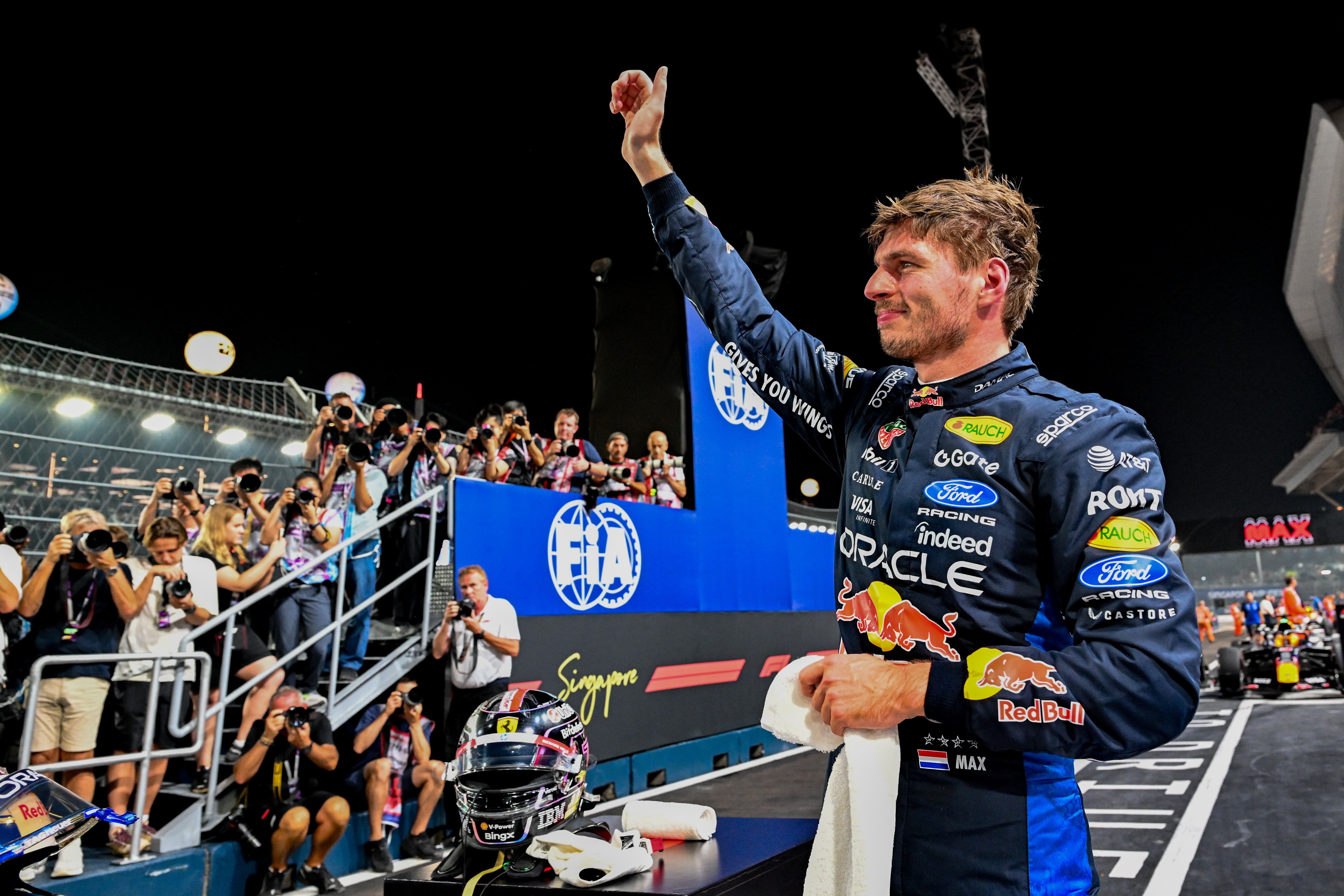 GP de Singapura: Verstappen chega a 50 poles, e Bortoleto larga em 14º; veja grid