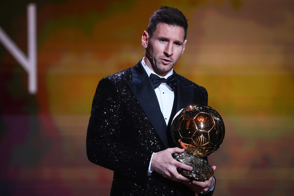 Messi ganha a Bola de Ouro pela sétima vez — Foto: Franck Fife/AFP