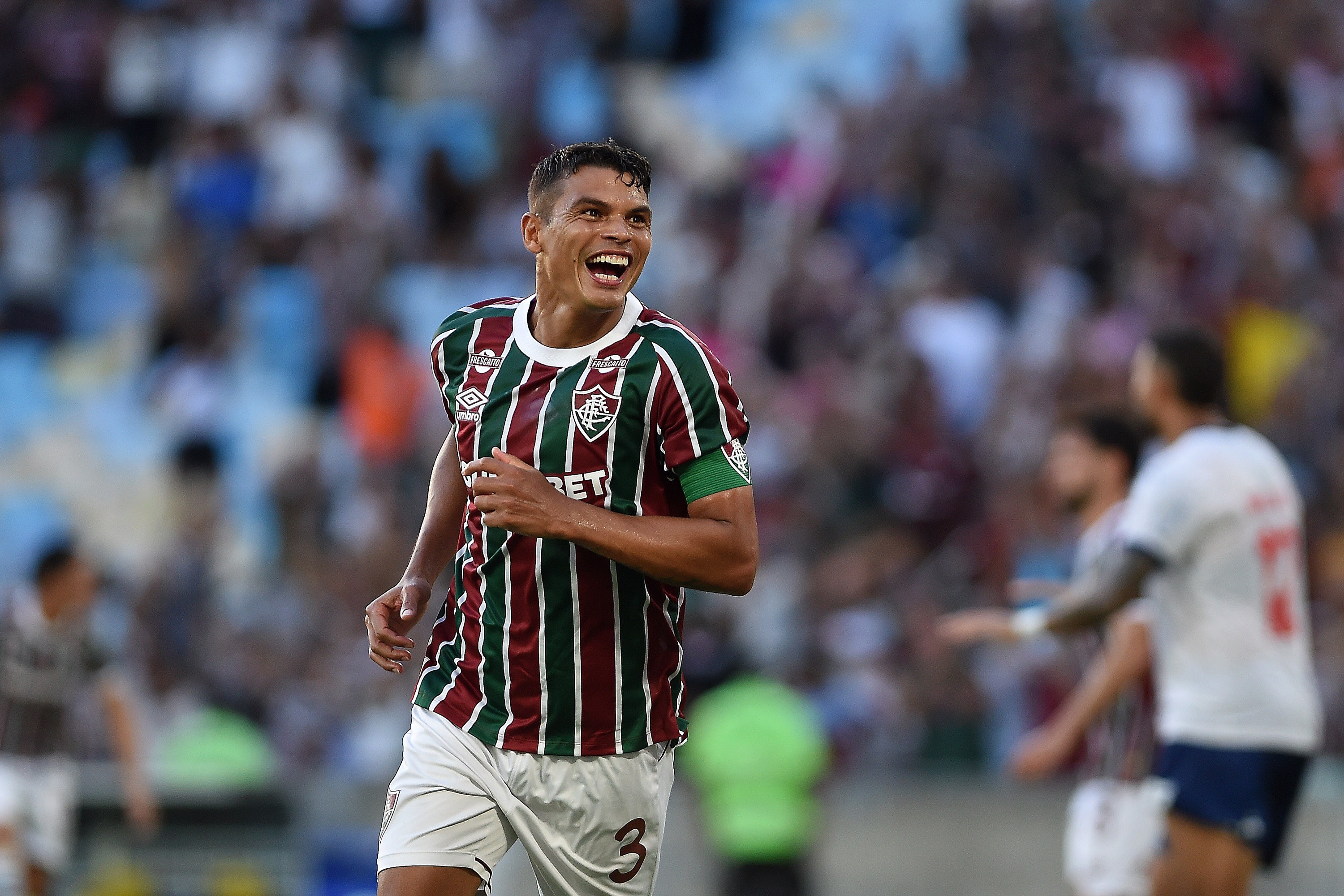 Thiago Silva deve ser capitão no Fluminense, após recusa simbólica diante de Fábio; entenda