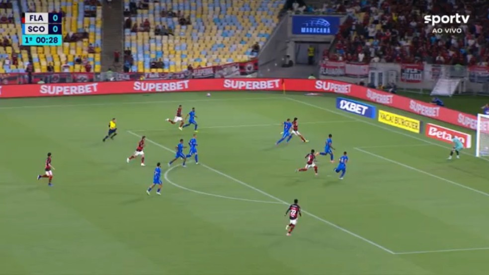 Chance perdida por Pedro em Flamengo x Sampaio Corr�a � Foto: Reprodu��o / sportv