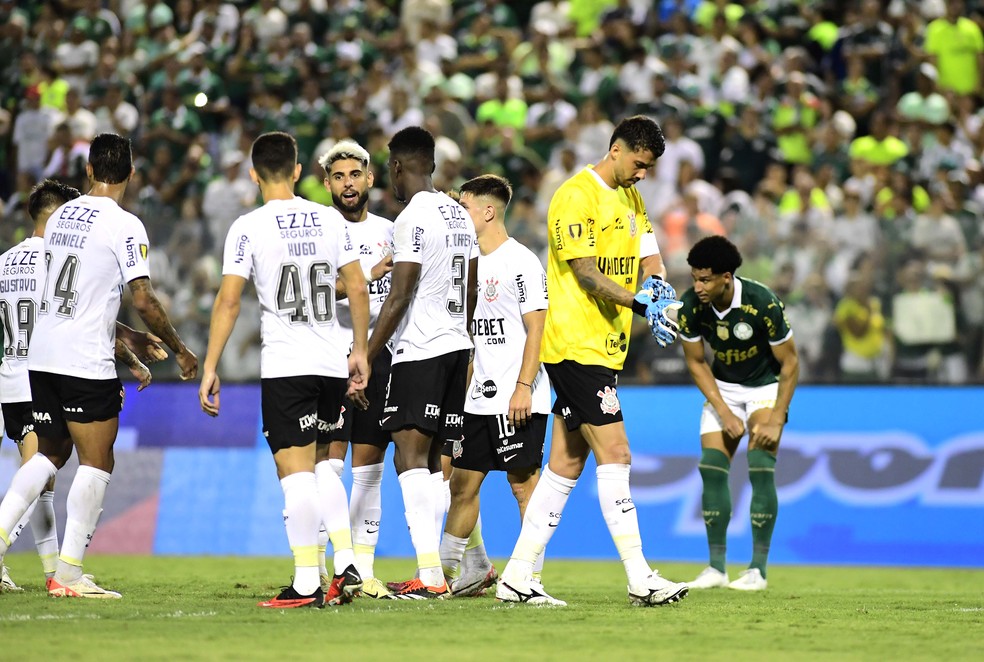 Gustavo Henrique virou goleiro em Palmeiras x Corinthians
