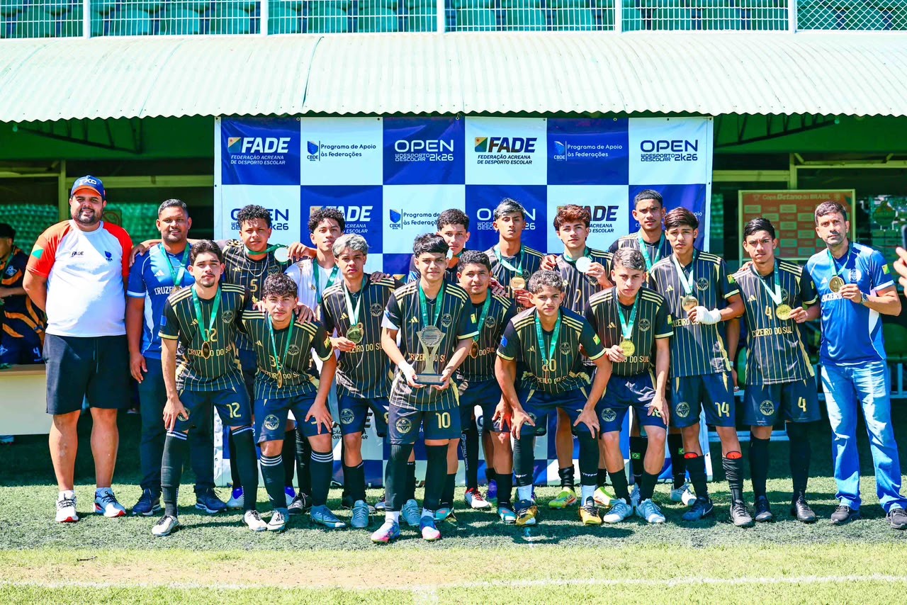 Braz de Aguiar bate Glória Perez e é campeã estadual do Open de Desporto Escolar de Futebol Sub-18