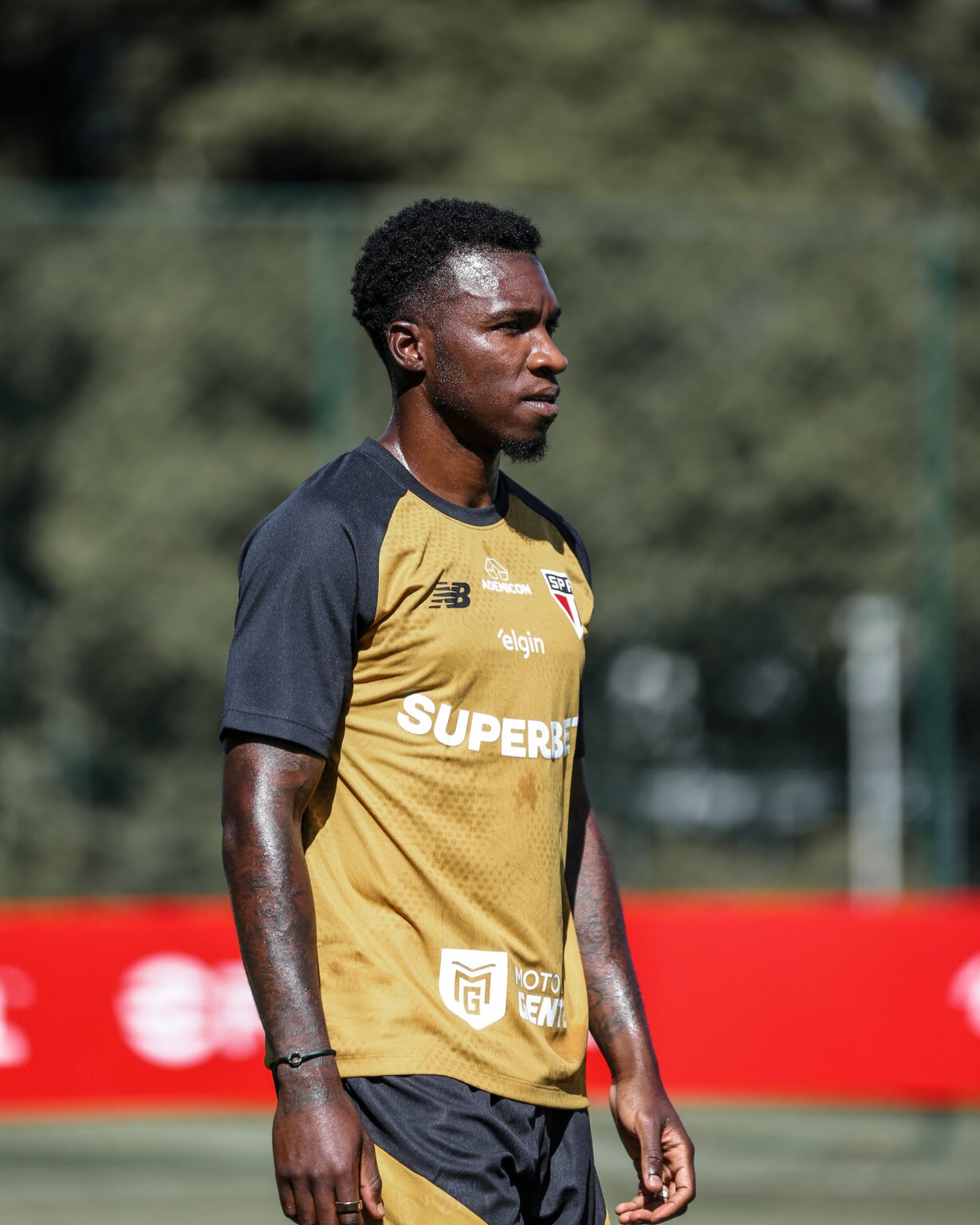 Escalação do São Paulo: Buta e Sabino devem ser relacionados; Enzo pode seguir fora