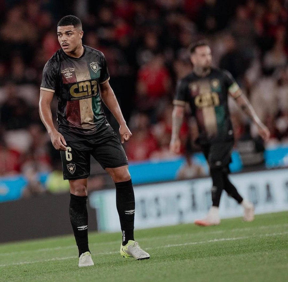 Igor Jesus em ação pelo Estrela da Amadora — Foto: Divulgação / Estrela da Amadora