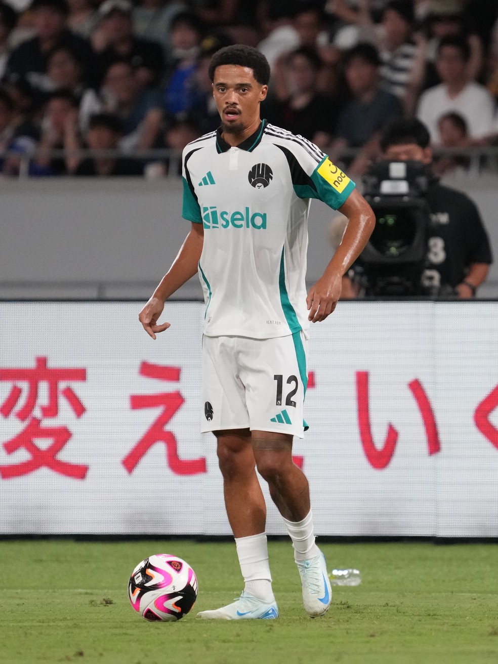 Jamal Lewis, em partida pelo Newcastle &mdash; Foto: Etsuo Hara/Getty Images