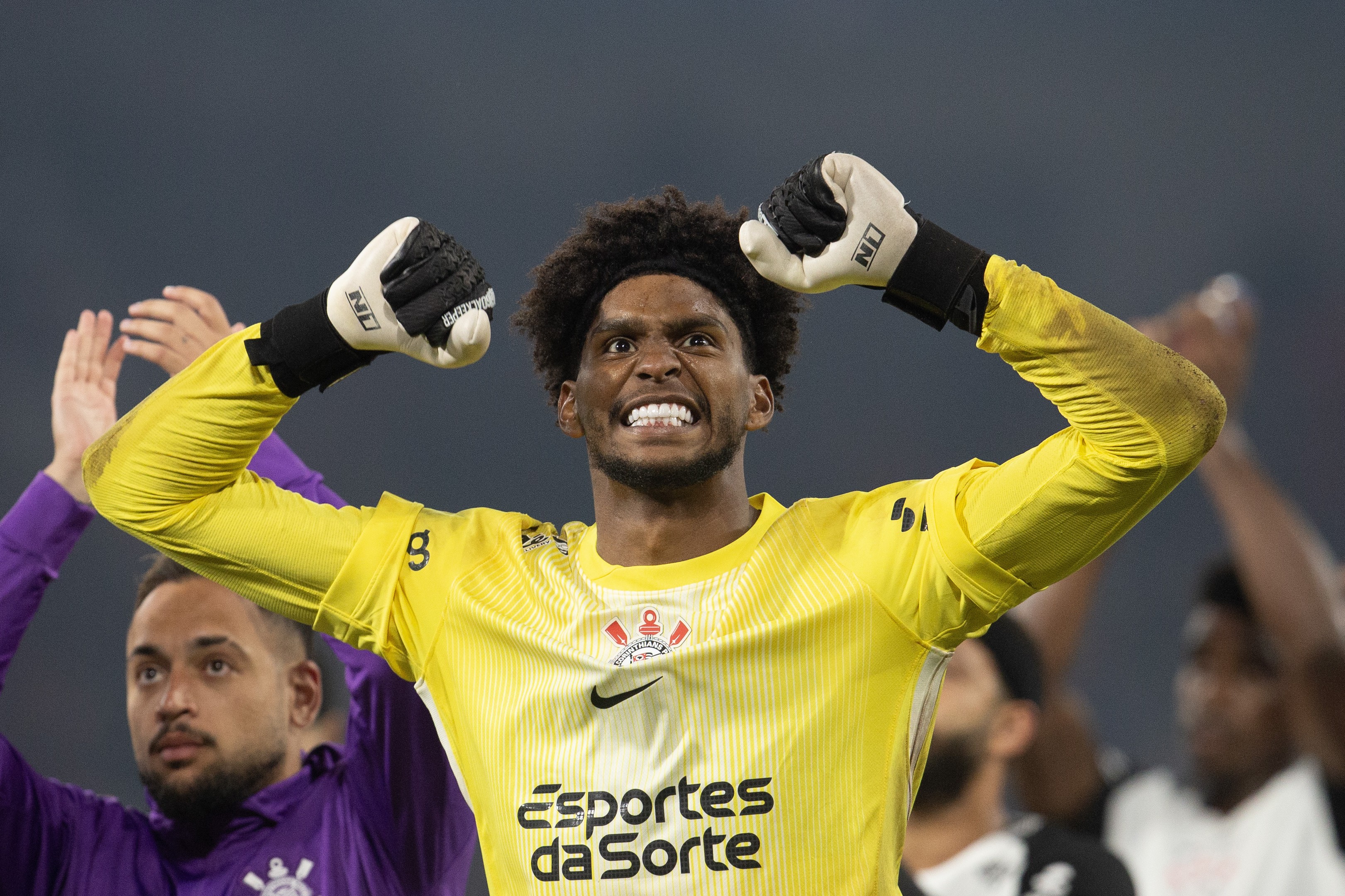SITUAÇÃO TRISTE! Hugo Souza desabafa sobre tragédia pessoal após brilhar em vitória do Corinthians!