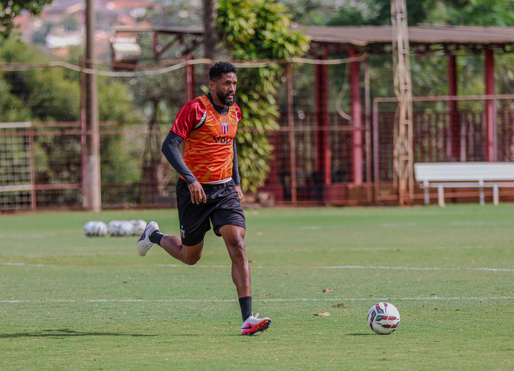 Wallace fica fora de viagem e desfalca Botafogo-SP pela terceira vez seguida