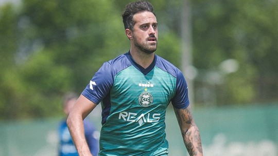 Escalação: Coritiba pode ter duas trocas para enfrentar o Vila Nova; veja o time