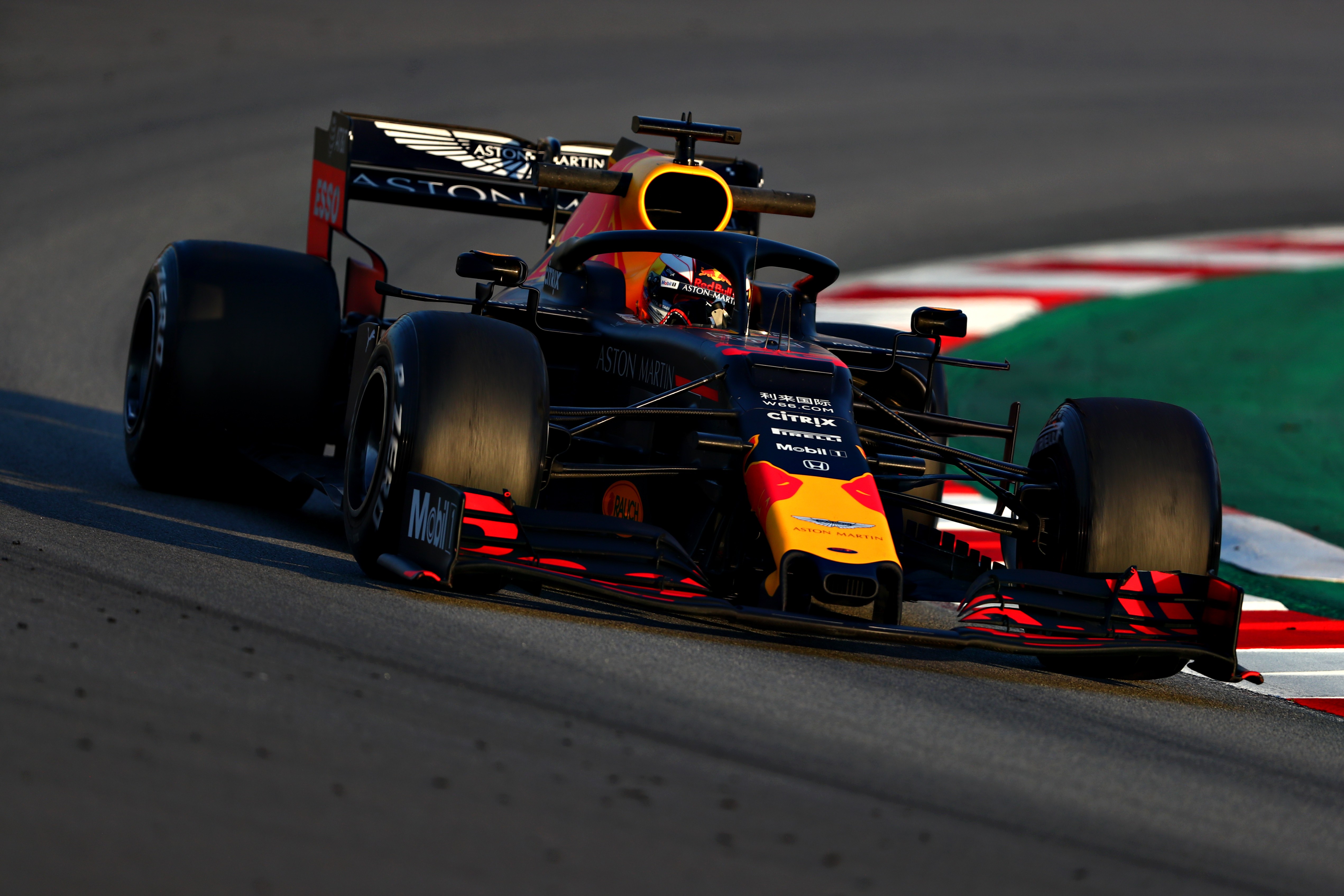 RBR se vê atrás de Ferrari e à frente de Mercedes; carro atual é o mais ...