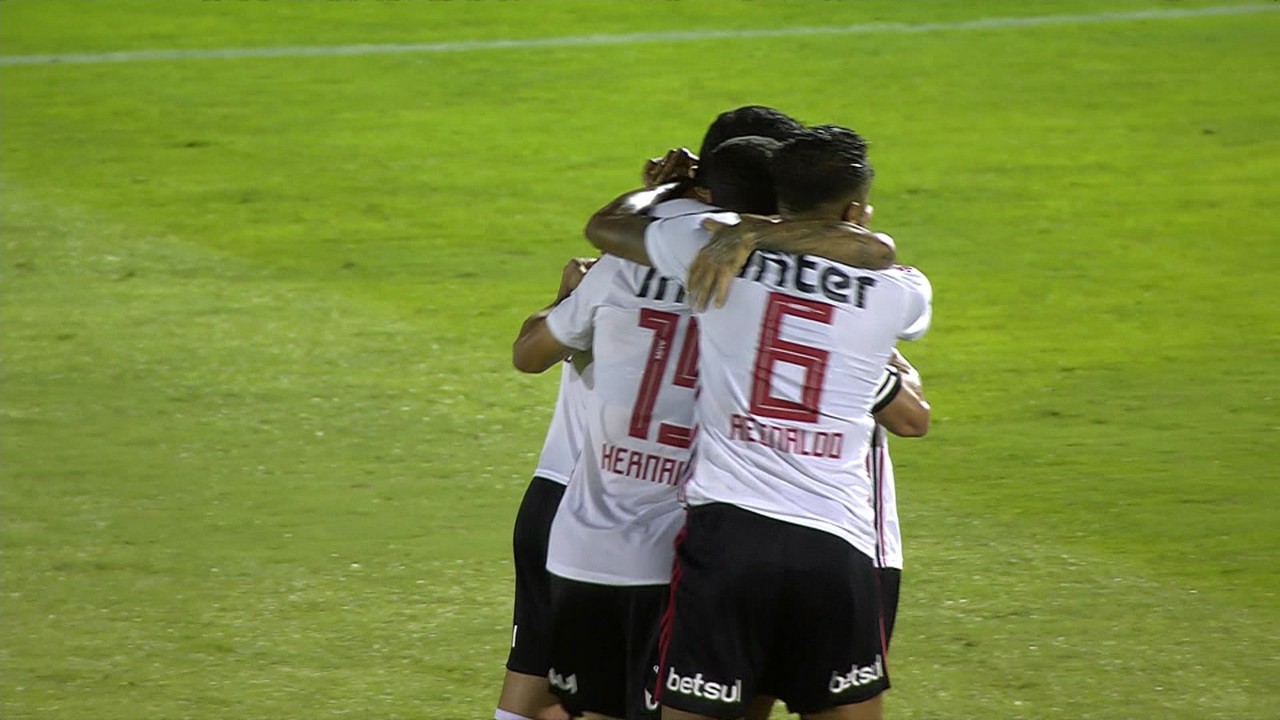 Ferroviária 1 x 2 São Paulo: Hernanes marcou o terceiro gol da temporada, na Fonte Luminosa