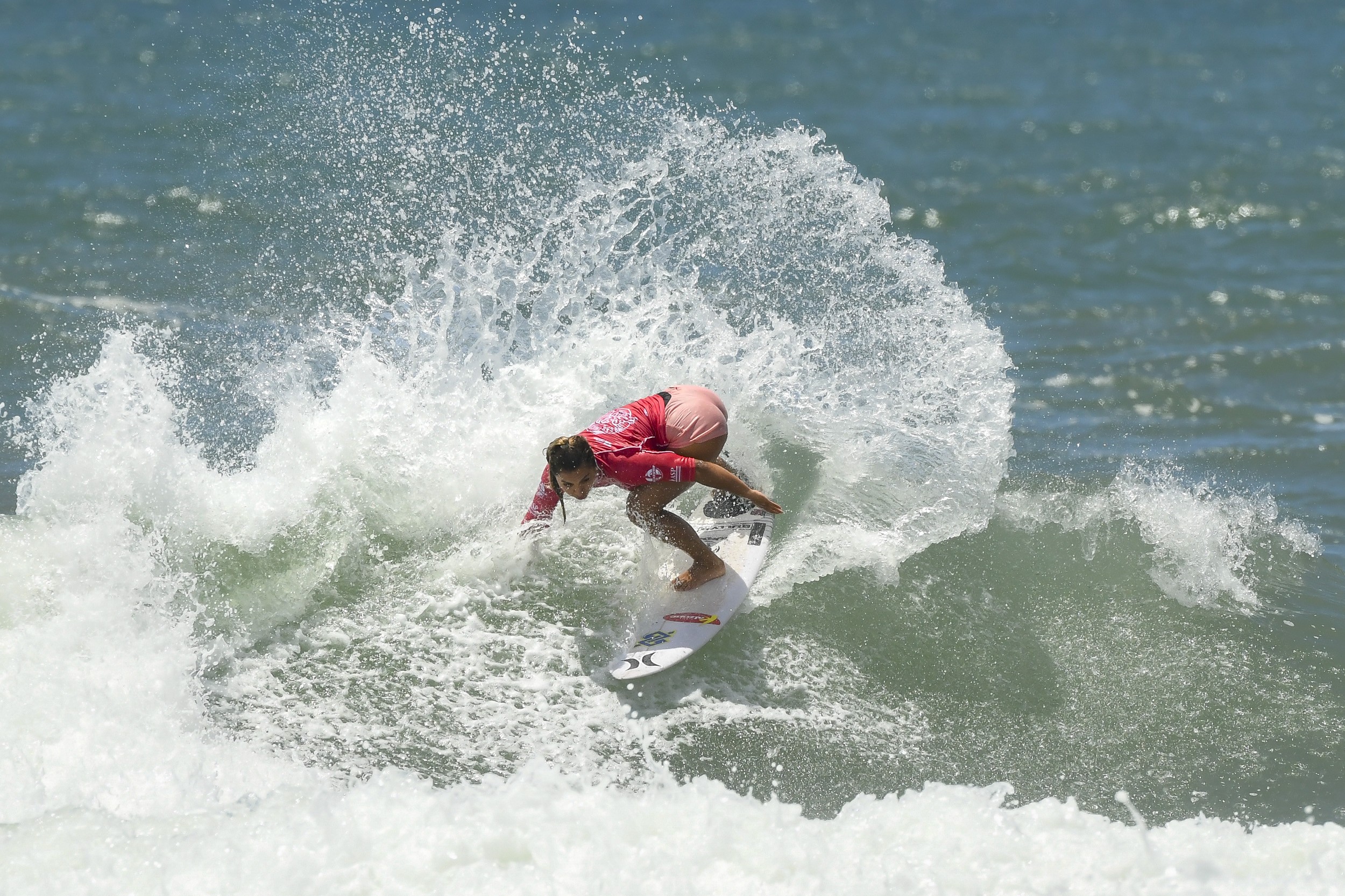 Segunda etapa do Circuito Catarinense de Surf Pro é disputada em Governador Celso Ramos
