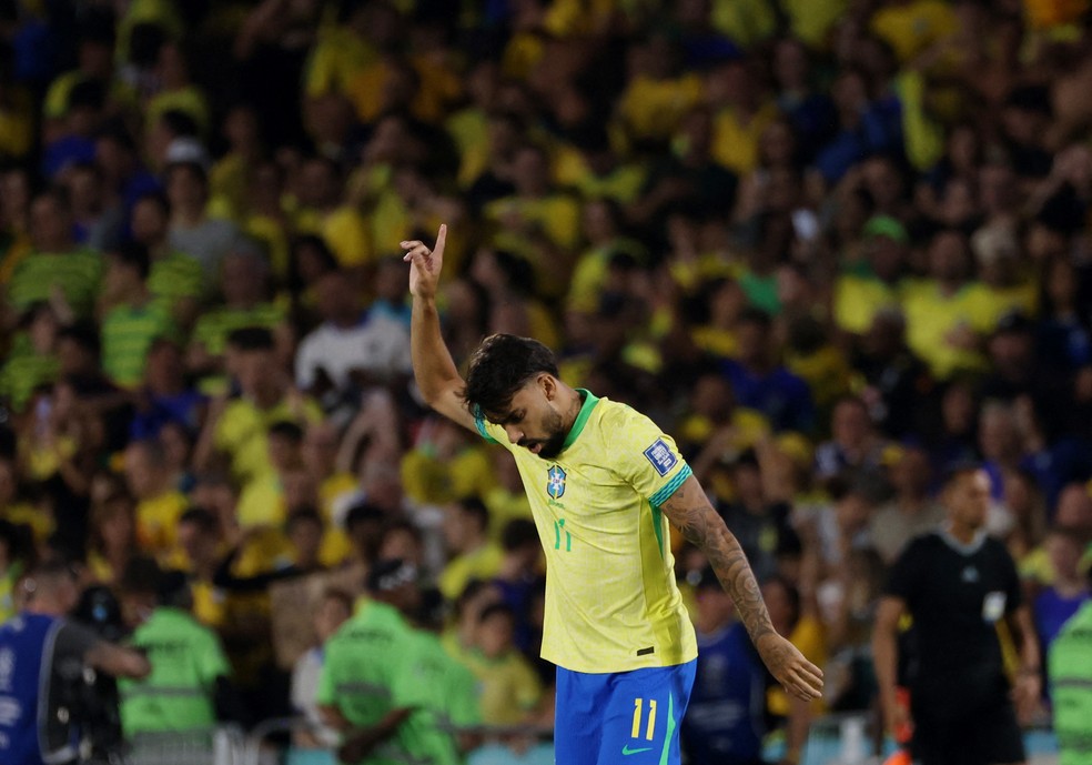 Lucas Paquetá comemora o segundo gol do Brasil sobre o Chile nas Eliminatórias — Foto: Reuters