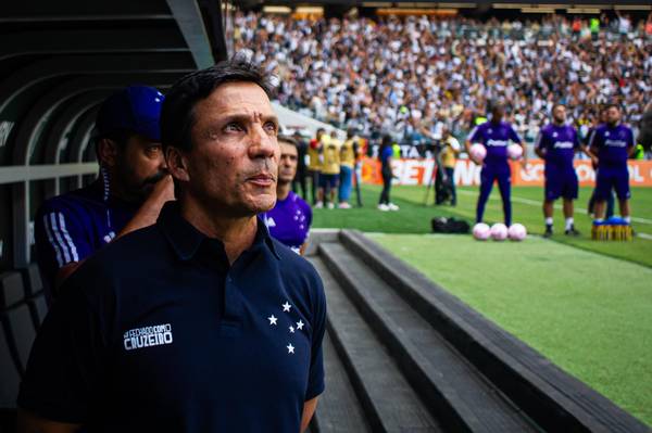 Zé Ricardo completa dois meses no Cruzeiro com desempenho melhor que Pepa e missões no fim de ano