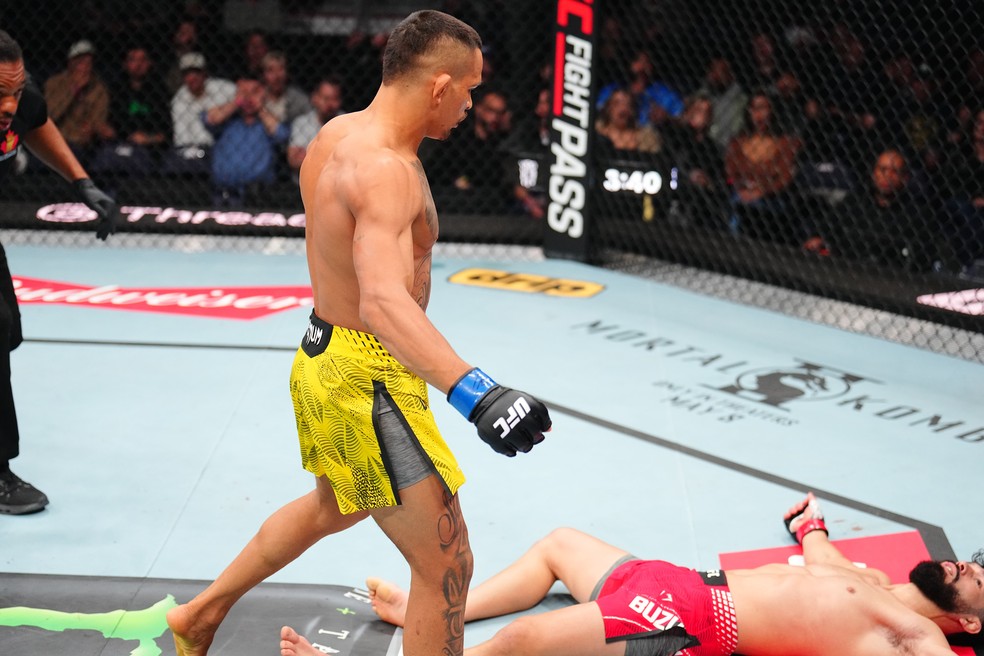 Marcio Barbosa estreou no UFC com um belo nocaute — Foto: Chris Unger/Zuffa LLC