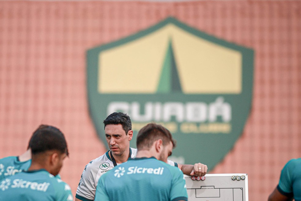 Cuiabá se prepara para duelo contra o Internacional — Foto: AssCom Dourado