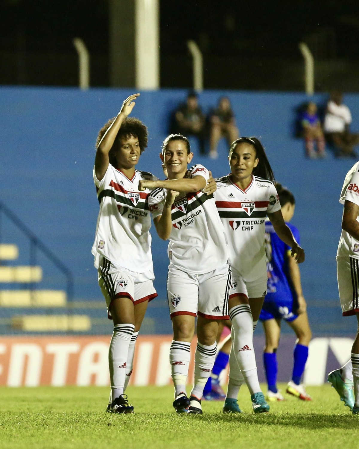 São Paulo vence São José e avança à semifinal do Paulistão