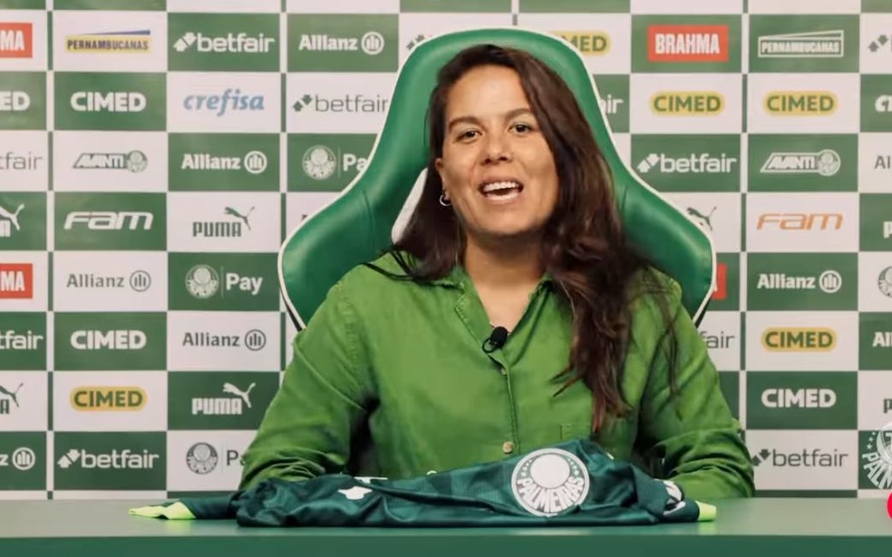 Camilla Orlando assume time feminino do Palmeiras — Foto: TV Palmeiras