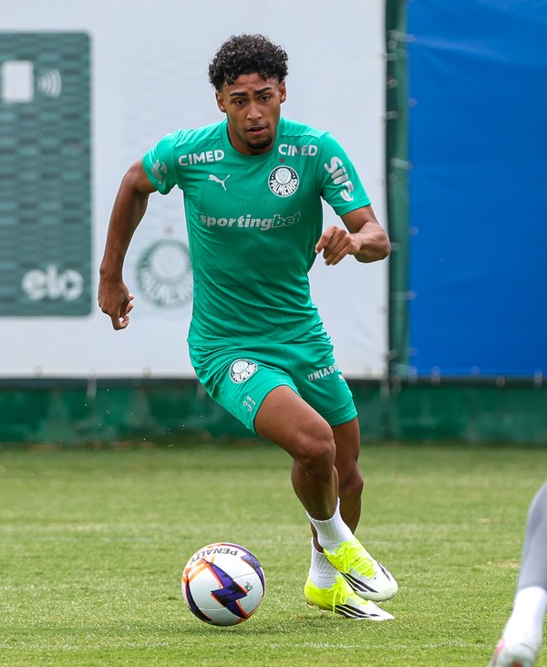 Rumo a Nova York! Palmeiras encaminha saída do atacante Luighi para a MLS.