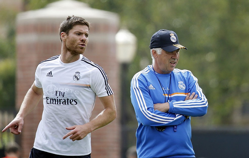 Xabi Alonso e Carlo Ancelotti no Real Madrid — Foto: Angel Martinez/Real Madrid via Getty Images