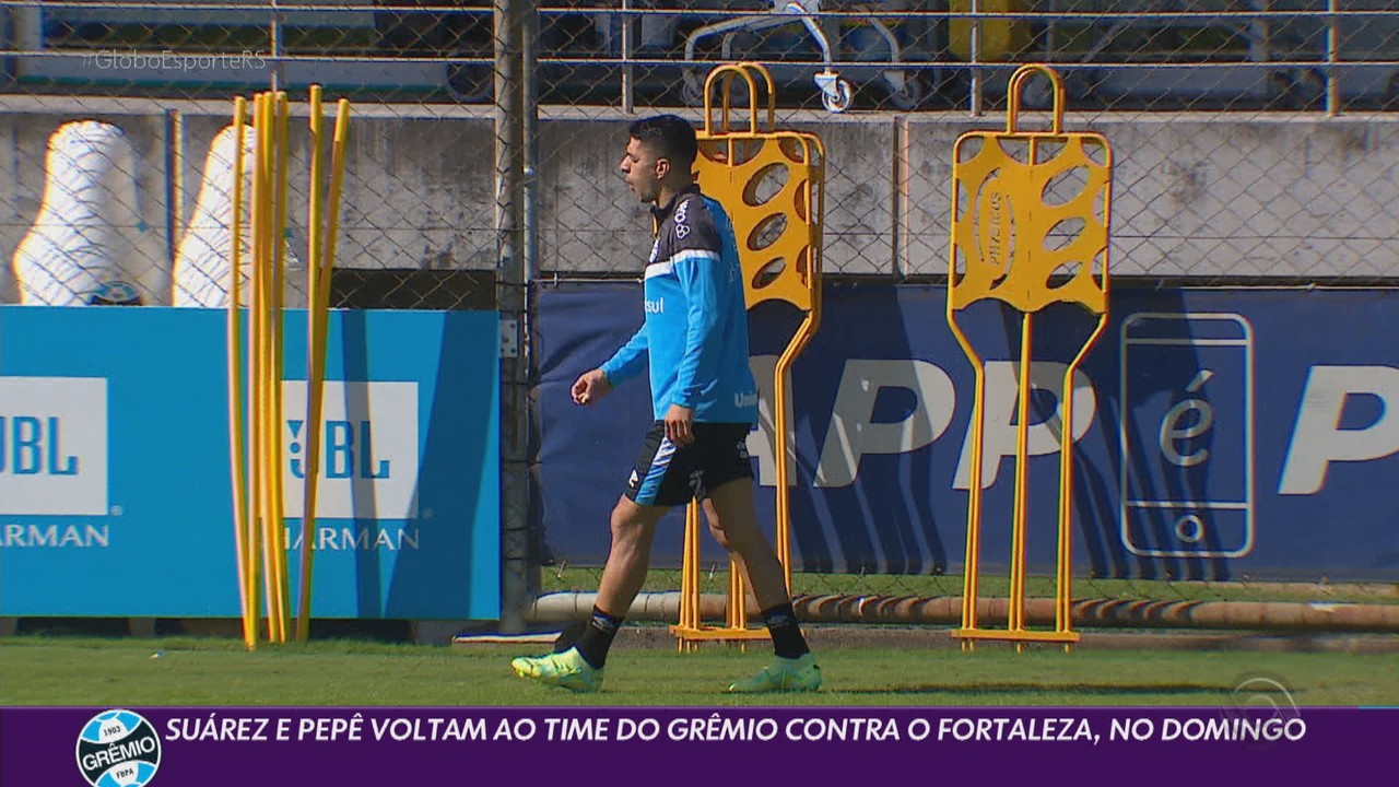 Suárez e Pepê voltam ao time do Grêmio contra o Fortaleza, no domingo