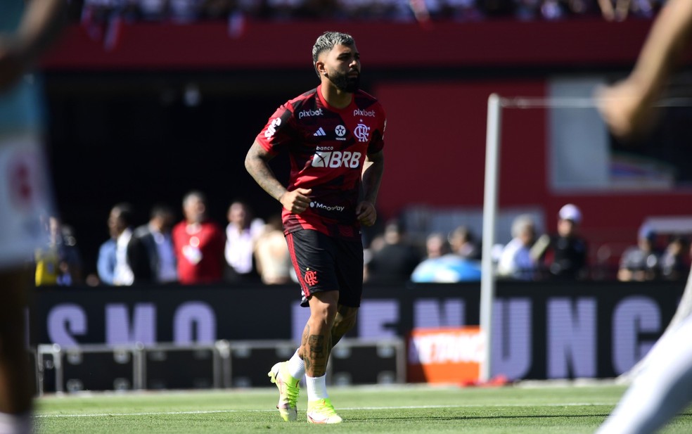 Gabigol em aquecimento para a decisão da Copa do Brasil entre São Paulo e Flamengo — Foto: Marcos Riboli