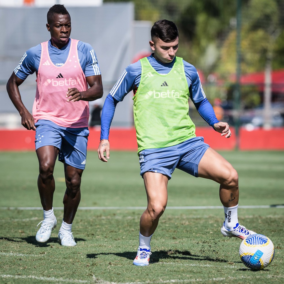 Barreal em treino do Cruzeiro — Foto: Gustavo Aleixo/Cruzeiro