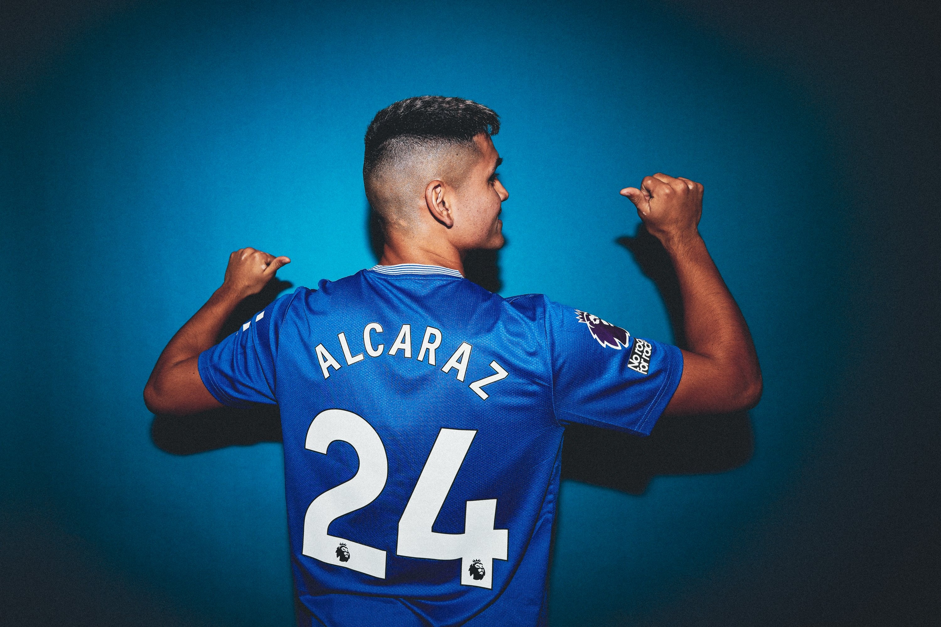 Alcaraz não bate meta no Everton, mas clube inglês segue interessado em comprá-lo do Flamengo; entenda