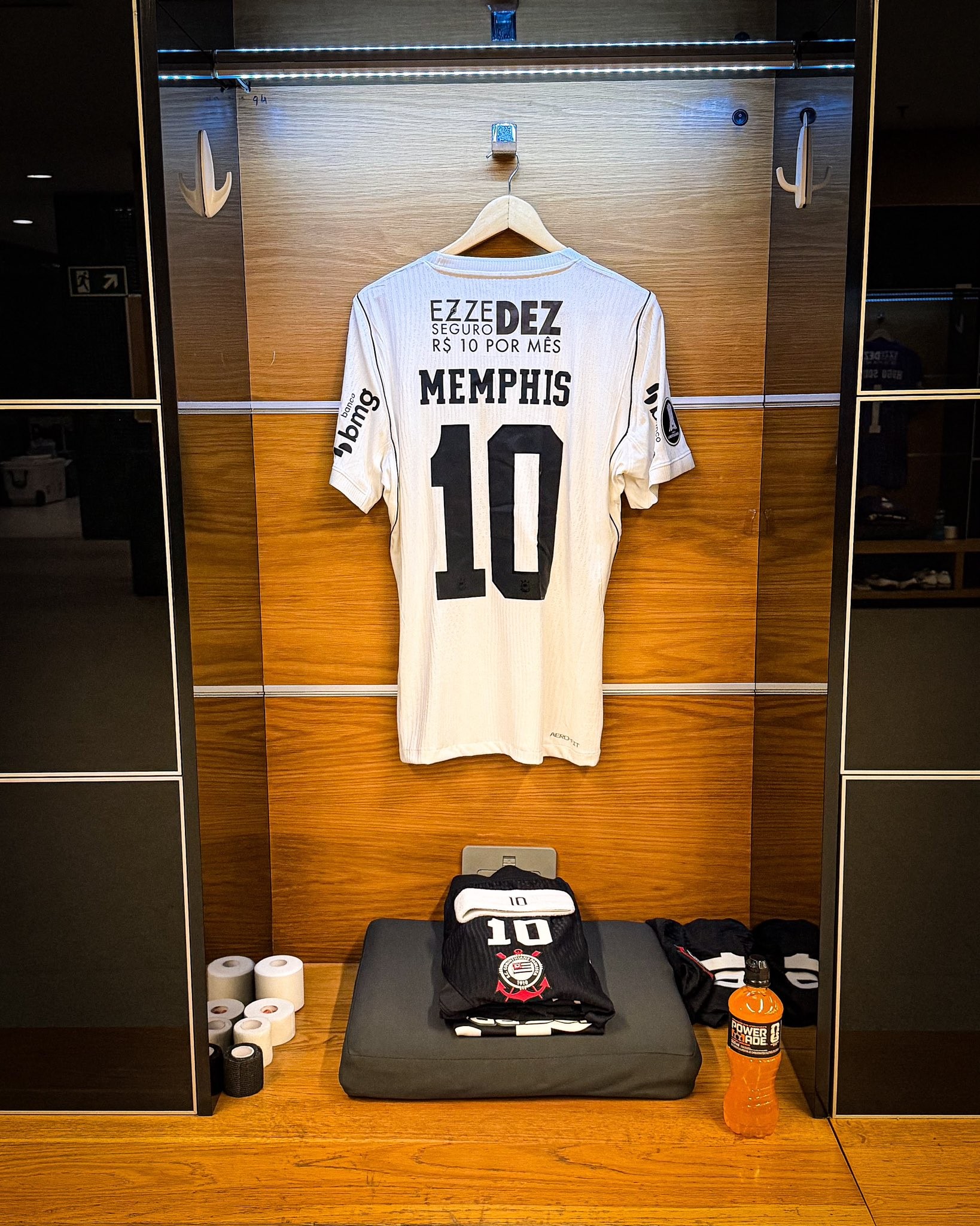 Corinthians renova contrato de patrocínio com a Ezze Seguros até o fim de 2026