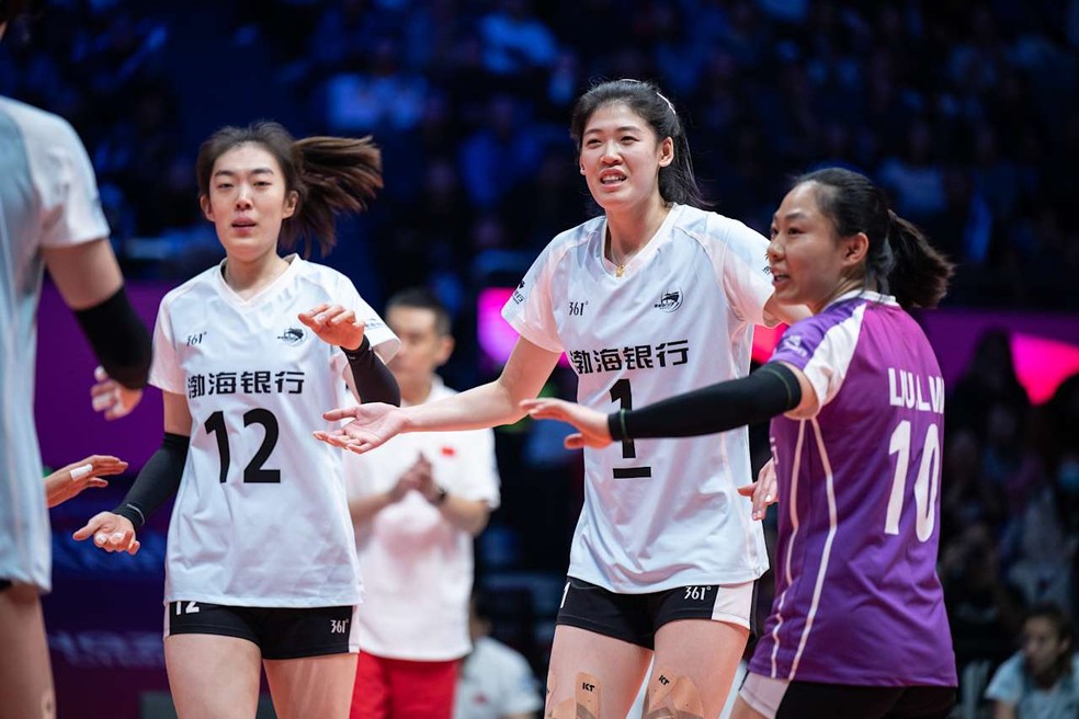 Tianjin vence Praia Clube no Mundial de Clubes feminino de vôlei — Foto: Volleyball World