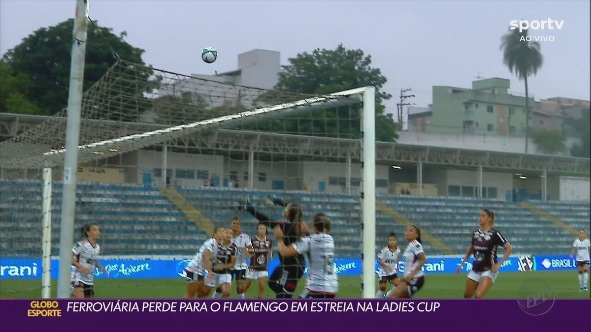 Brasil goleia o Paraguai e estreia bem no handebol feminino
