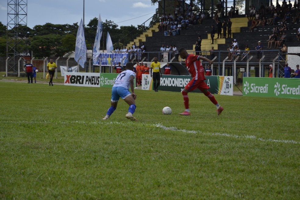 VEC em campo contra o Ji-Paraná no Portal da Amazônia — Foto: Rogério Perucci/Folha do Sul