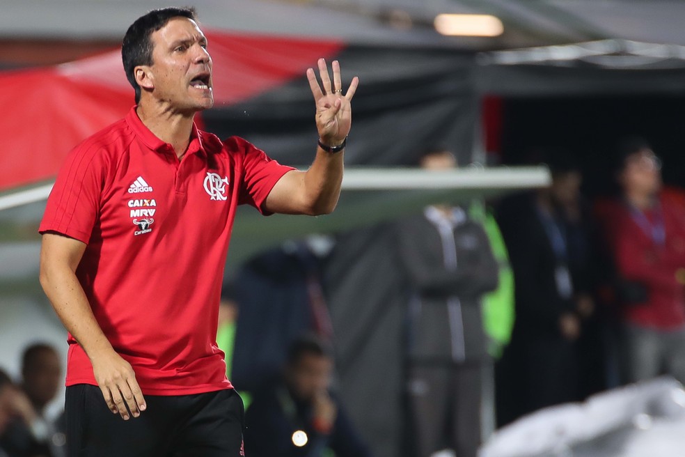 Zé Ricardo comandando o Flamengo — Foto: Gilvan de Souza/Flamengo